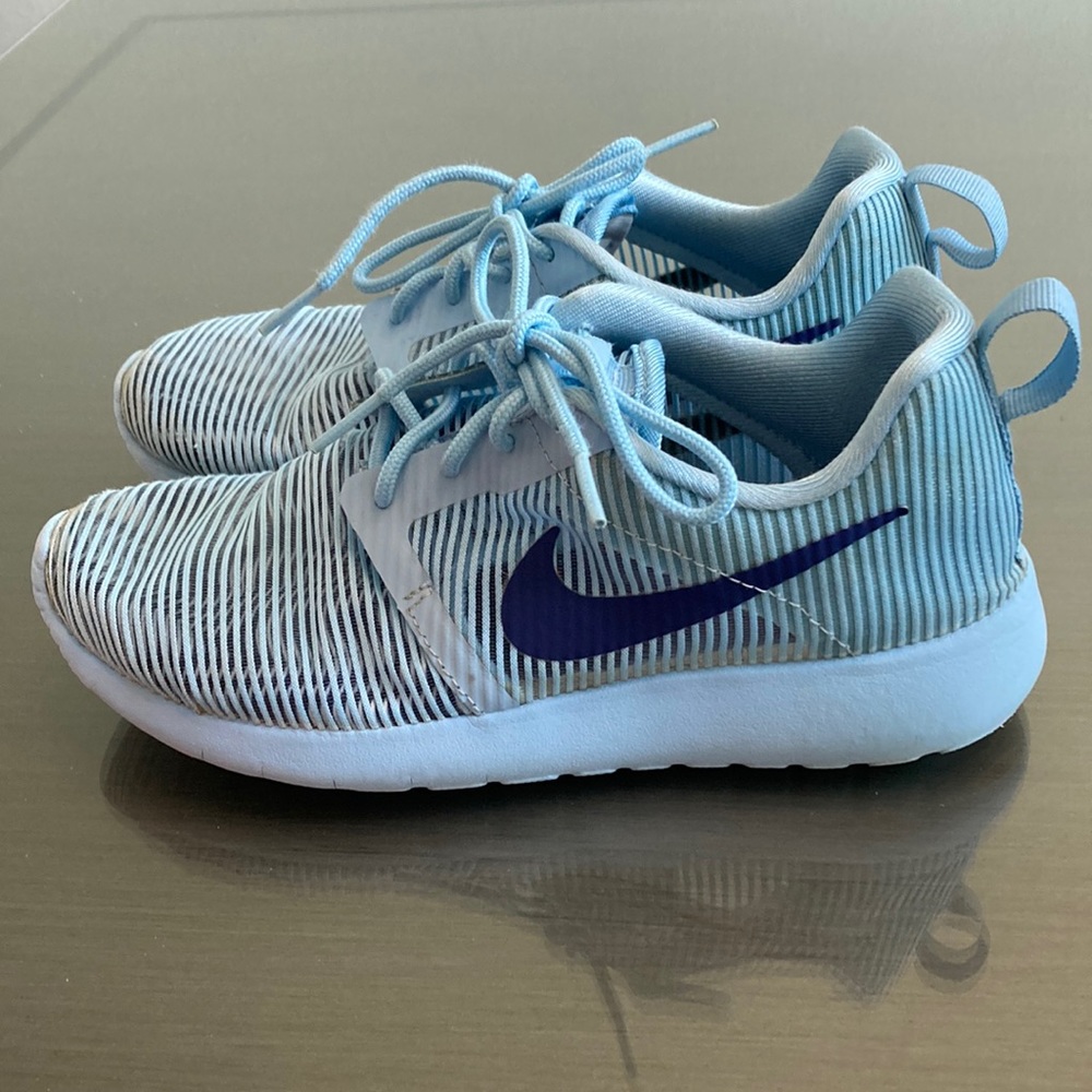 Girls Nike Blue Size 4Y Sneakers